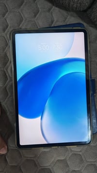 شاومي pad 6  استعمال بشكل  متقطع  للدراسة فقط مستعمل شهرين الجهاز جديد...