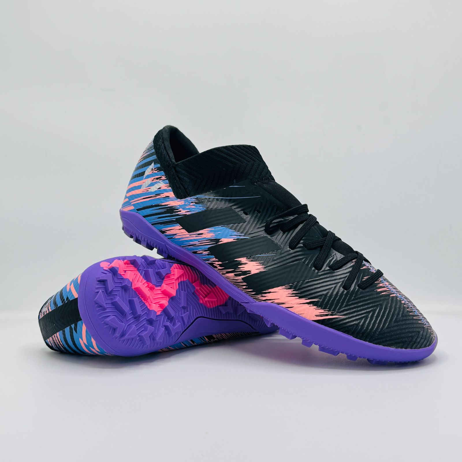 حذاء ميسي لاصلي
الوان مامطروقه 2026
القياسات من ٤٠ لحد ٤٥ 
جميع للوان متوفره 
توجد خدمه توصيل لجميع المحافظات 
توصيل داخل الدجيل مجاني 
عنوان المحل مقابيل ابو علي ابو ذهب فرع بيت تكليف 
الرقم ***********
@إشارة
