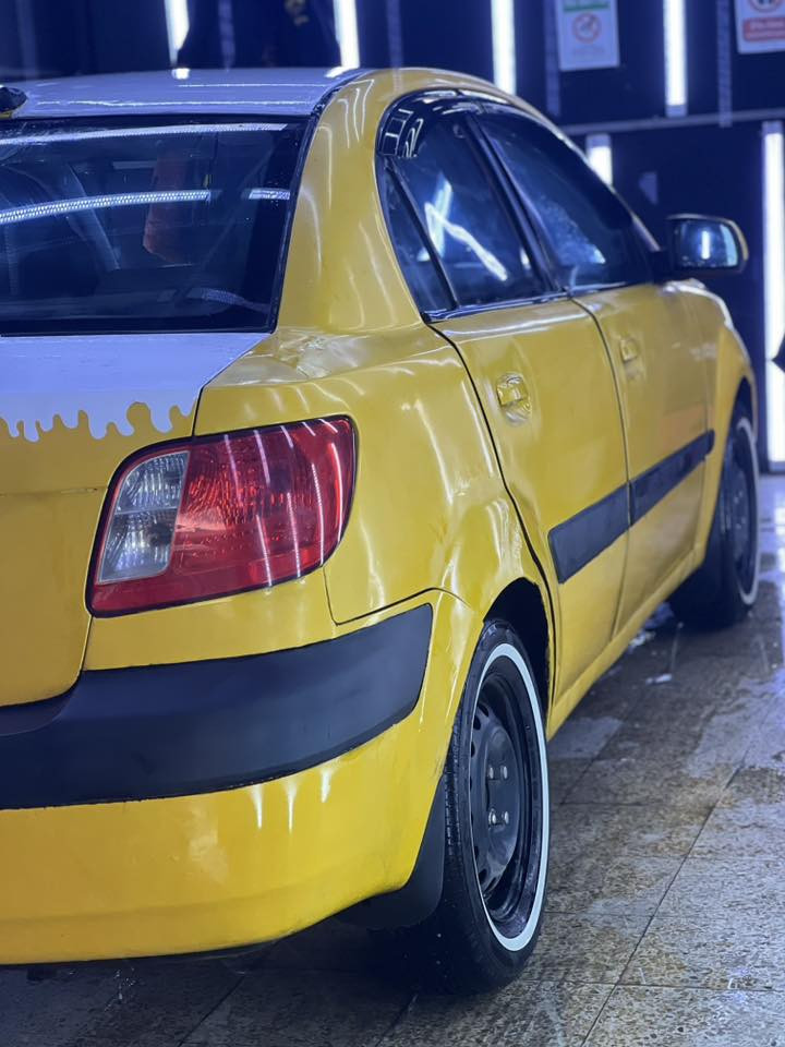 كيا ريو
كير محرك شرط 

سياره فول ماناقصها شي 

بيها معجون نص السقف واكعه  ودوسه اليسار فقط 

سياره جاهزه 

سعرها 75 وبيها مجال 

هاتف  /***********

واتس اب /***********
