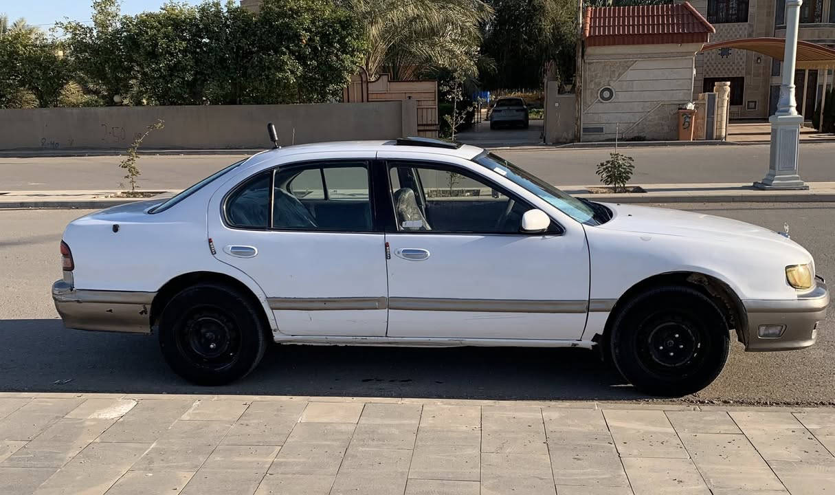 السلام عليكم
للبيع او مراوس حسب القناعه 
نيسان مكزيما موديل ١٩٩٤
رقم كركوك بيها بطاقة بانزين 
شرط التحويل 
غرامات مصفره
گير محرك كامري شرط 
صدر الامامي جديد 
الصدر الخلفي نص عمر 
تايرات فوك النص عمر 
مسجل شغال 
غرفتها جديده 
٤ بطاين بوب جدد 
سقفيه جديده 
ارضيه جديده 
مصبوغه حزام جماليه فقط
مابيها حادث ولاخياس 
كهربائيات شغاله 
جوم كهربائي 
سياره مال جنااي خير من الله 
السعر ٢٩ وبيها مجال قليل 
للاستفسار 
***********
***********
