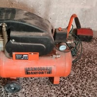 كمبريسر +مسدسات ٢+ منشار ترددي+ كتر + كوسرة السعر 350 وبيهن مجال مكاني...