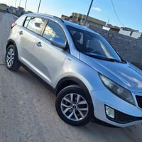 كيا سبورتج مكصوصه مكينه 2400 مكينه وكير بشرط تخم تاير السياره نظيفه جد...