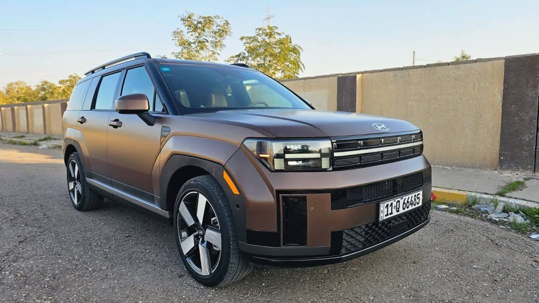 هيونداي سنتافي  2024
2024 Hyundai Santa Fe,HTRAC 
رقم بغداد بأسمي موديل 2024 بنزين لون مميز  ملكي  ماشية 18 الف كيلوا  فقط حجم المحرك ٢٥٠٠ سي سي تيربو تنسى الادوانص وتشتغل بانزين عادي وارد امريكي ضررها خشم الجاملغ الامامي بارد بدون صبغ والباب خلف السائق كارت 3 اصابع فقط 
مقاعد ٧نفرات 《《السعر 265 $ 》》وبي مجال بسيط للشراي 
رقم الهاتف  ‭٠٧٨٥ ٥٠٠ ٠٩١٠‬  المكان بابل 
المواصفات:-
١- مفتاح ذكي بصمة + التشغيل عن بعد .
٢- دفع رباعي TRACH
٣- كير بنظام الازار المنفصلة الاصدار الجديد ( بيانو) ٨سرع دبل كلج
٣- كير ماوس ثانوي لأوضاع القيادة / Drive Mode 
‏Comfort - Smart - Sport 
٤- كير تعليك مثل المارسدس 
٥- اوتو كار يعمل بلوتوث بدون كابل وتفتح خريطة اي منطقة بالعراق او العالم بشاشة السيارة
٦- هاند بريك بصمة 
‏٧ - Auto Hold  أوتو هولد
٨- خاصية ISOFIX   ايزو فكس قفل الاطفال
٩- نظام مانع الانزلاق
١٠ - نظام نزول المنحدرات.
١١ - نظام اطفاء المحرك (A) ذاتيا في الازدحامات لتوفير الوقود
١٢- شاشة كبيرة لمس تدعم Apple Car play و Android وبلوتوث مدمج والأوامر الصوتية
١٣- الداشبورد الكتروني لمس بانماط متغيرة حسب وضعية القيادة
١٤- الشاشة الوسطية حجم كبير ١٢ انج مع دعم الملاحة بالخرائط GPS وبوصلة للاتجاهات
١٥- شاحن هاتف wireless عدد٢
١٦-  مخارج شحن Tp_C عدد ٦وتشغيل الميديا
١٧- منافذ للطاقة كهرباء 12فولت ومنفذ 110 فولت
١٨-  مرايا نقطة عمياء 
١٩- خاصية الترحيب عند فتح السيارة
٢٠-  الصندوق كهربائي ذكي يفتح عند الاقتراب ويمكن قفل جميع ابواب السيارة عند غلق باب الخلفي للصندوق
٢١- حساسات ضغط الاطارات 
٢٢- حساسات أمامية / جانبية /خلفية
٢٣-  كامرة اضافية لتقنية منع الخروج عن المسار
٢٤- ميزة التوقف الذاتي للمركبة منعا للاصطدام عند القيادة او الرجوع
٢٥-  المركبة تعيد نفسها للمسار الصحيح عند عدم الانتباه
٢٦- لايت زينون رباعي العدسات بتقنية High Beam الانارة الذكية + LED  نهاري 
٢٧- بك لايت LED مميز مدعوم بتقنية ضد الضباب لاوضح رؤية للمركبة
٢٨- كاميرة   3D تفاعلية متعددة الاوضاع
٢٩- اضاءة داخلية LED تقنية Ambient Light متعددة الالوان 
٣٠- سستم صوت هارمن كاردن 10 سماعات محيطية مع دمام وتويترز 
٣١-  نظام القيادة الذاتي الذكي في الشوارع المخططة 
٣٢- مثبت السرعة Cruise وميزة التباعد عن المركبات
٣٣- خاصية المايك للسائق للتحدث مع الركاب في الخلف
٣٤- حساس حراري بسقف السيارة بتحذير صوتي في حال نسيان الاطفال في المركبة
٣٥- قفل الابواب والنوافذ / خاصية عدم العبث للاطفال
٣٦- القفل المركزي للابواب وعدم الفتح عند مرور مركبة بشكل قريب من السيارة 
٣٧- الداخل جلد بلون مميز عسلي (قرميدي)تطعيم الدواخل
٣٨- ستيرنغ من الجلد حياكة مع تحكمات وميزة تدفئة المقود
٣٩- شفتات رياضية بالمقود
٤٠-  التبريد والتدفئة تحكم شاشة وتحكم يدوي ايضا
٤١-  التبريد امامي خلفي مناخ منفصل
٤٢-بردات أبواب خلفية  وكذلك في الصندوق
٤٣- قبضات أبواب ألمنيوم مع خاصية الانارة ليلا
٤٤- حساس لمس ابواب لفتح وغلق باب السائق والراكب
٤٥- ماسحات امامية حساس / تشغيل تلقائي وسرعة حسب غزارة المطر
٤٦- ماسحة خلفية حساس /  تشغيل تلقائي عند المطر
٤٧- اريل نفكيتر مدمج بتقنية التقاط بث الراديو HD
٤٨- الصندوق كهربائي ذكي يفتح عند الاقتراب 
التواصل عبر الاتصال فقط
