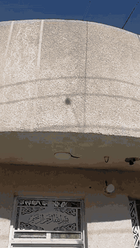 دار للبيع المساحه 100 متر طابق واحد  العنوان بغداد الحسنيية الرشداية الجريخي شارع العشرين خلف مدرسة الحكيم علما البيت  مطلوب إسكان صاحب الدار يريد 55 صافي و20 مليون عل المشتري يدفع كل شهر الاسكان 121 الف للتواصل معنا دلالية المرتضى للعقار  *********** متوفر وتساب
