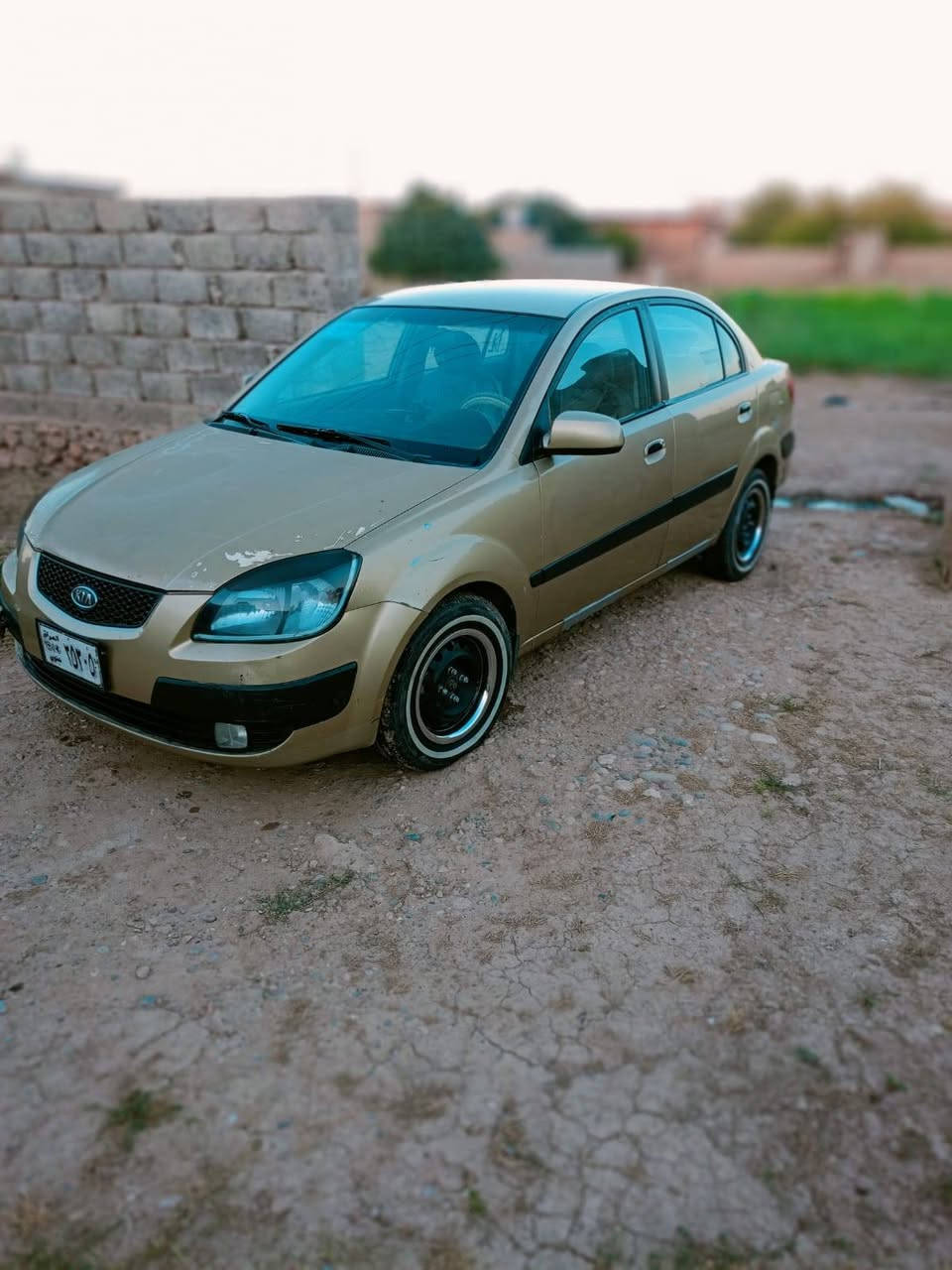 كيا ريو أمريكي موديل 2009 سنويه صاقطه كير توماتيك مكانه الموصل الكسك قريت البوير وهاذه رقم صاحب السيارة *********** سعره 75 وبيه مجال
