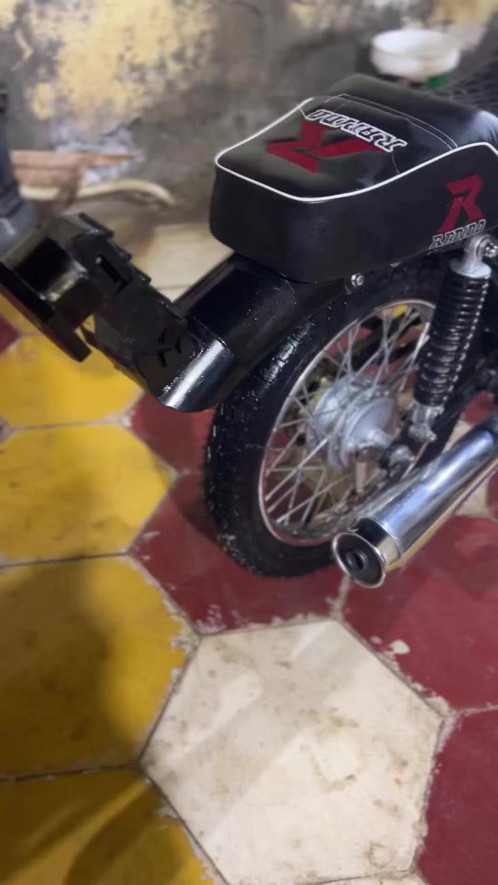 دراجه للبيع بعدهي عل سحكصارله سبوع من مطلعه وهاي نضافته اوراق  سعر خاص بس الشراي. يراسل***********هاذ رقمي
