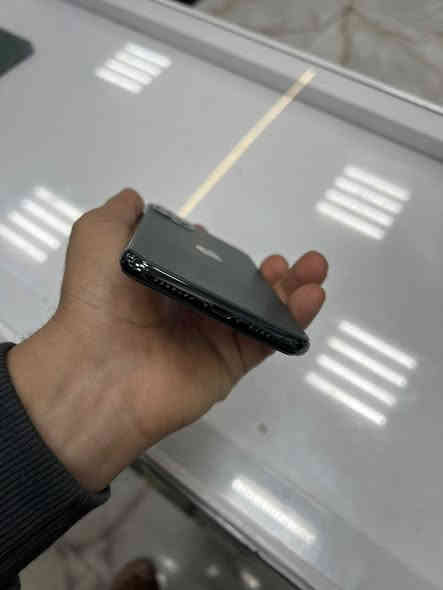 السلام عليكم ايفون 11 برو ماكس ذاكرة 256 نضافه 90/100 حلو جهاز بطارية 87 لا معلايةًولا ابد ابلادي الجهاز كفاله عامه فقط ستبدال شاشه تفصيخ تفصيخ   المكان صلاح الدين دجيل 
هاتف ***********
