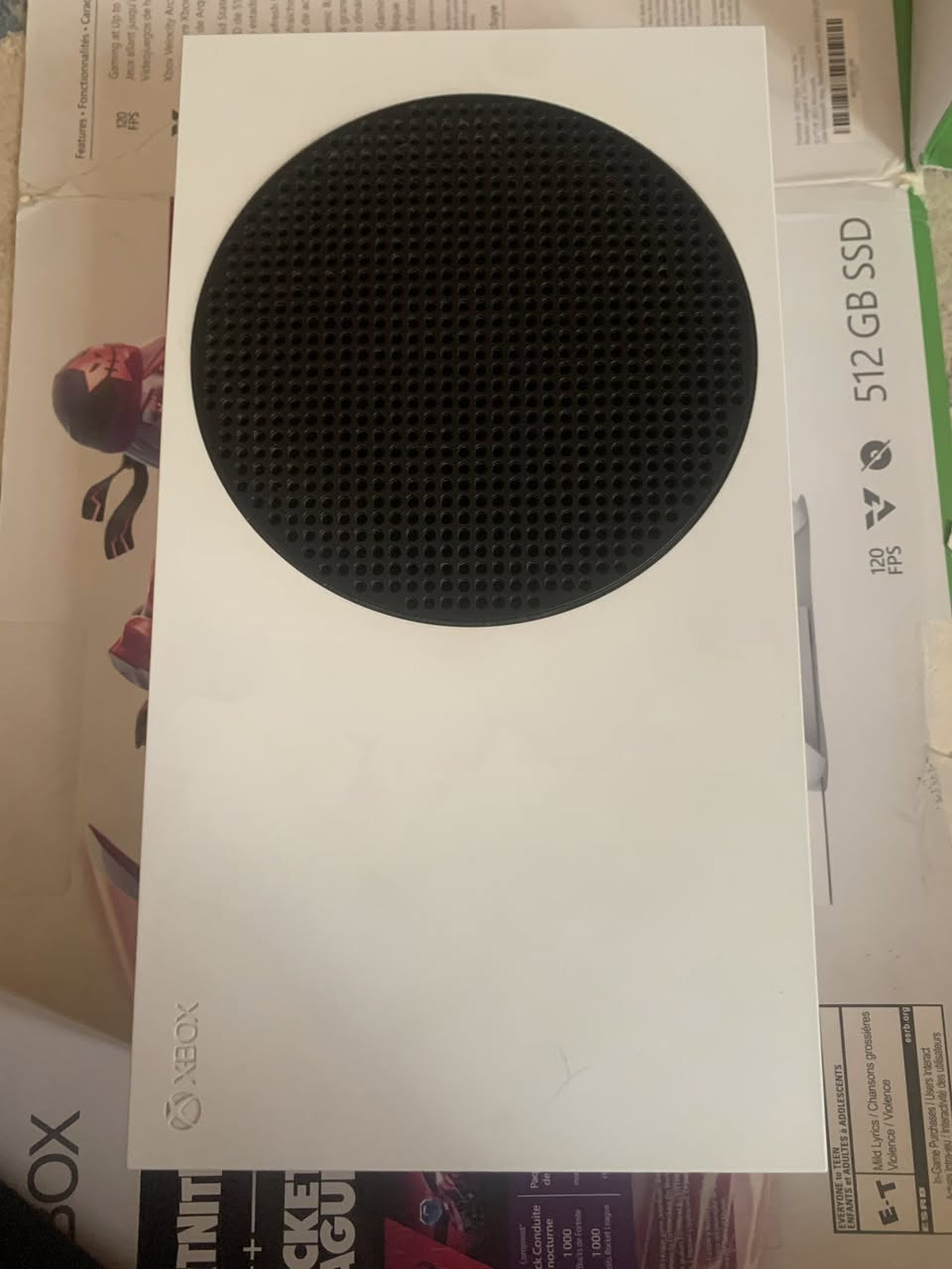 اكس بوكس سيريس إس إصدار 24 استعمال شخصي وقليل وجميع ملحقاته والكارتون الأصلي الذاكره 512 كلش نضيف الجهاز النظافه 100‎%‎ واستعمال قليل باليوم 2ساعتين وبيه كيم باس شهر مملوك العب هواي للبيع السعر350قفل  قفل قفل*********** واتساب
