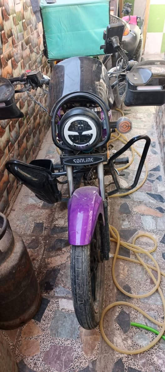 السلام عليكم
للبيع 5 كير كفالة صار الها 20 يوم من نزلت من الرمبة 
اتصل وتدلل 
***********
