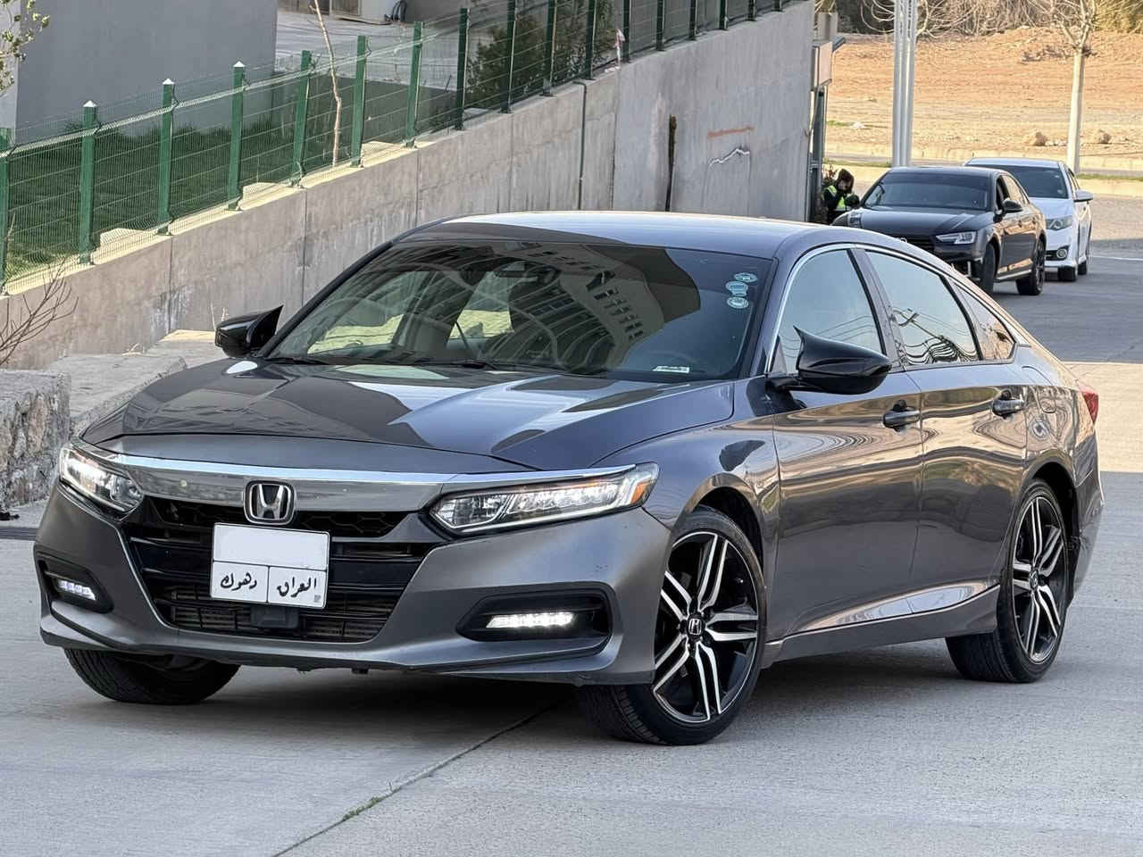 هوندا اكورد ياباني 2019 LX

السياره جاهزه بدون اي نواقص تجي اتشغل وتروح
كير و محرك و تبريد و كهربائيات و حداديه كلها بشرط
حجر بيئه موجود

السياره بجم وصندوق كبس و بدون صبغ وبارد
ايرباك فقط البرده جهه السايق 
حادثها بسيط
جاملغ وباب السايق تبديل شركه نفس اللون بدون صبغ
السونار منزلها بالاعلان وصور الحادث موجود

رقم دهوك تحويلها مباشر
هزه وفحص جديد لغايه شهر 11 / 2026

مواصفات 
كير اتوماتيك وعادي وسبورت
تشغيل بصمه
شاشة كبيره
كامره دواره
هندبريك بصمه
رادار امامي
تحديد مسار
لايتات زينون بلاد
ليد نهاري
تحكمات ستيرن جهتين
ستيرن فوليوم
تحديد سرعه
نظام ايكو اقتصاد البانزين
مرايا كهربائية 
شاشه اعطال 
ويل كب 19 شركه

السعر : 139 ومجال
وعليها غرامه 875.000  تنزل من سعرها
للاستفسار او الاتصال
كورك *********** اتصال + واتساب
آسيا  *********** اتصال + واتساب
