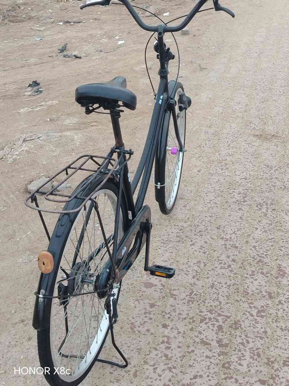 السلام عليكم 
بايسكل للبيع  سعر خاص***********
