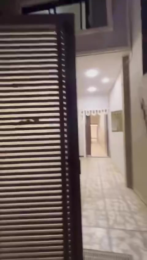 السلام عليكم بيت الايجار مساحه 150 3 غرف نوم وصحيات عدد 2 كراج جبير الاعظميه شارع عمر مقبل قصر بلاسم الايجار مليون ونص الاستفسار وتساب ***********
