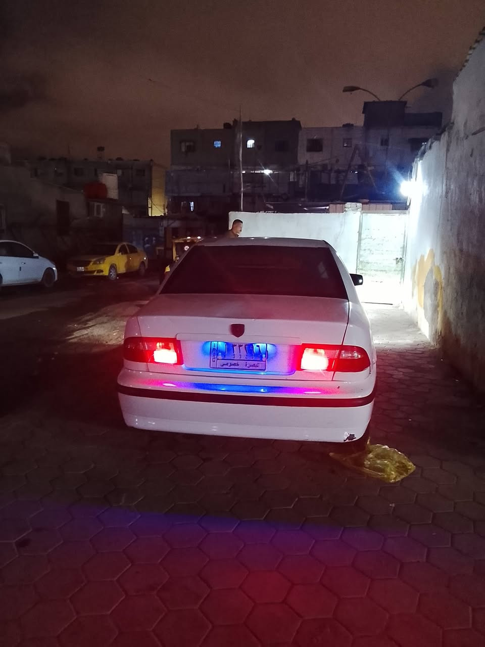 سلام عليكم سمند للبيع موديل12سيارة جاهزة كير حدادة خير من الله المكينة جديدة قبل شهر شادهة وصار بيهة بكن لا تنقيص ولا تبخير السعر40المكان بصرة الموفقية ***********واتساب فقط وحسب النظر ...
