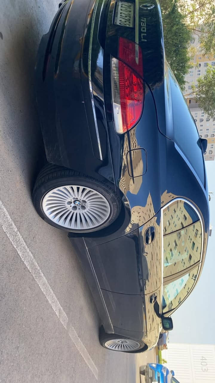 سلام عليكم 
BMW 2008
حجم 730
باب طويل 
5 بردات 
فتحه سقف
باب شفط 
من الاخير فول مواصفات واحد على واحد 
جاهزه السياره من كلشي 
السعر 145
رقم تليفوني ***********
غير متواجد على الفيس
