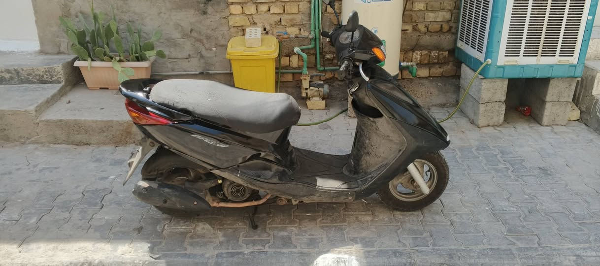السلام عليكم دراجه بريز للبيع مقفوله كفاله عامه  سعر 650 عنوان الزعفرانيه رقمي *********** واتساب
