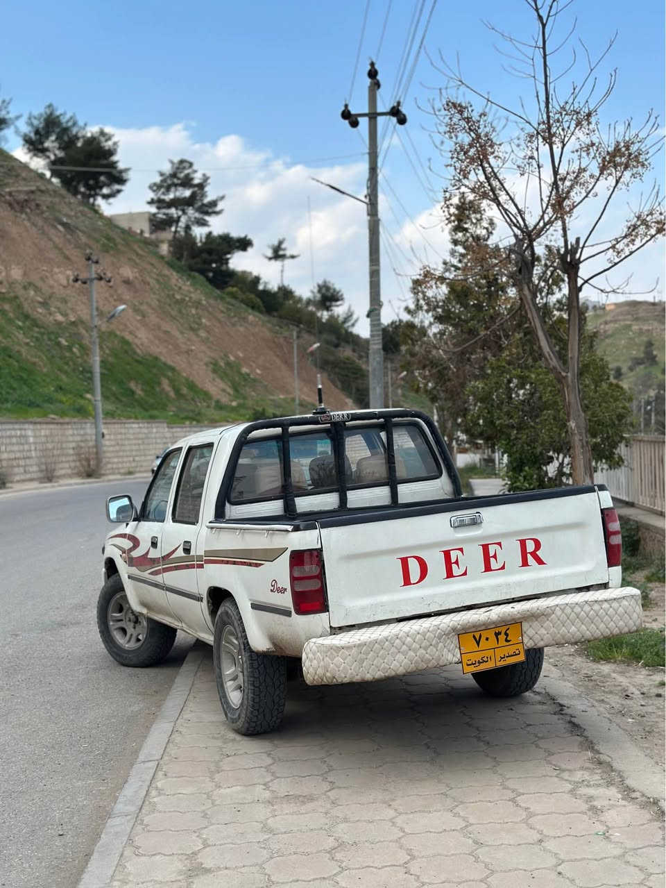 دێر ۲٠٠۷ کابریتەیە سیارەکە بەس زۆر جایزو ڕێکو پێکە زۆر خاوئنە بەشەرتی گێرو مەکینە مەنەفیستە بەس مەنفیستی بزر بوە بەشەرتی ماڵی مەدەنی دەیفرۆشم ژ.م ٠۷٥۱۲٥٤٤٥۲٦ Singapore
