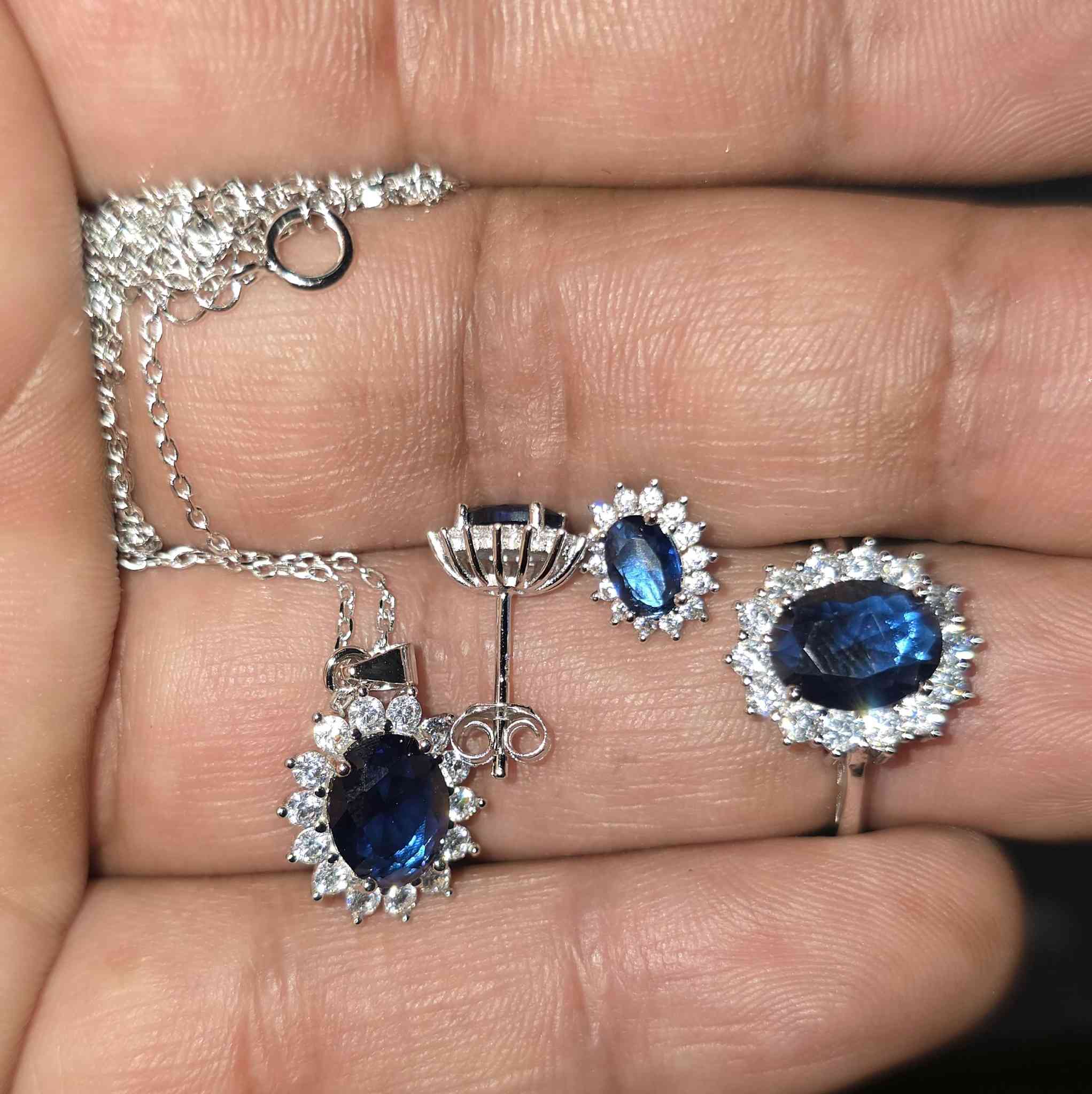 الاسعار موجوده تحت كل صورة
توصيل ٥ الف


**إذا كنت صاحب هذا الإعلان وتريد حذفه لأي سبب، رجاءا أرسل رسالة إلى الدعم الفني**