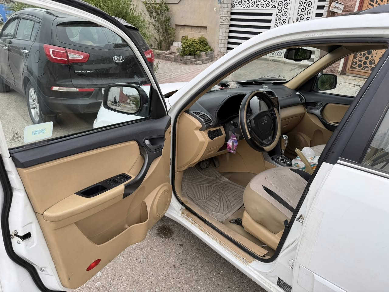 السلام عليكم تيكو 2014 للبيع السياره نظيفه تخم تاير باتري جديد تبريد شغال السعر 67 ورقه وبيهه مجال بسيط رقم جديد وهزه جديده
العنوان كركوك لا تسالوني كلشي ماعرف عليها هاي السياره كدام عينكم وتفاصيله 
سياره مال بيت 
***********
