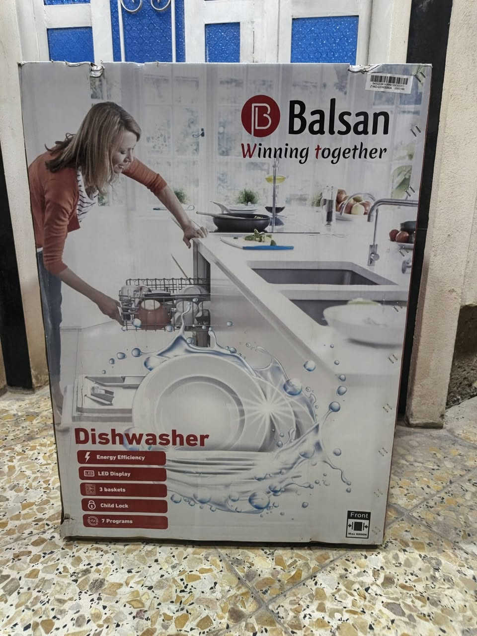 السلام عليكم 
عندي هاي الغساله مال الصحون للبيع بعدهه بالكارتونه ما مفتوحه ماخذتها ب 400 والوصل مالتهه موجود 
***********
