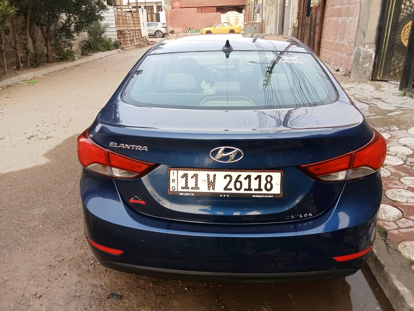 الانترا أمريكي.حادث تبديل بنيد بس بدون دواخل وبيها أتلاثه قطع صبغ بدون دواخل ليبل واحد عده بنيد سيارة جاهزه تحويل مباشر مكينه 1800موديل  سعر       مكان بغداد الشعب97/2015