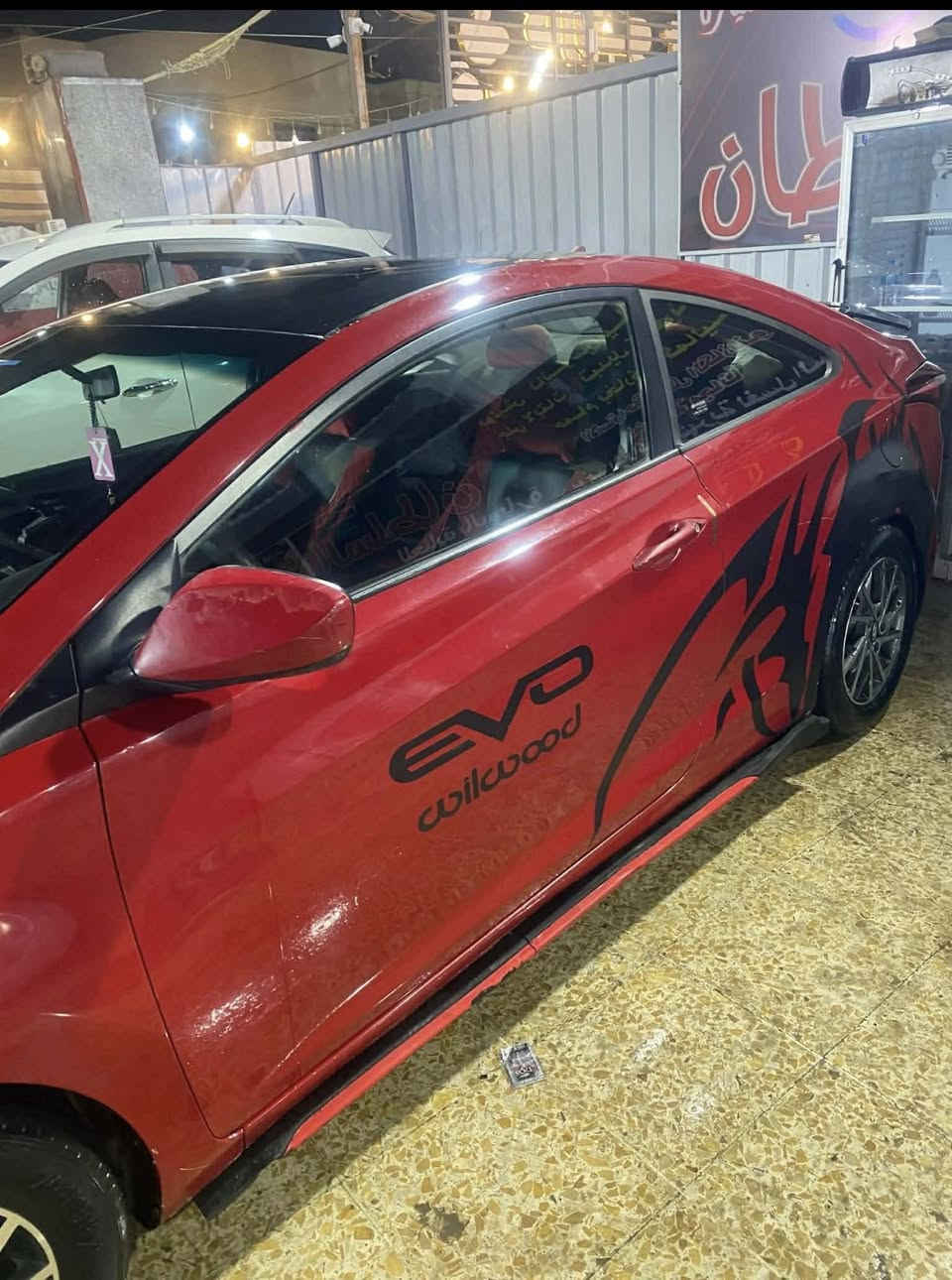 النترا 2013 رياضي محرك التميت 1800 وارد امريكا حادث ضربه فوق التاير الخلفي  فقط والسياره كامله من كلشي  السعر ٩٠ ورقة وبيها مجال 
للاستفسار *********** واتسأب فقط
