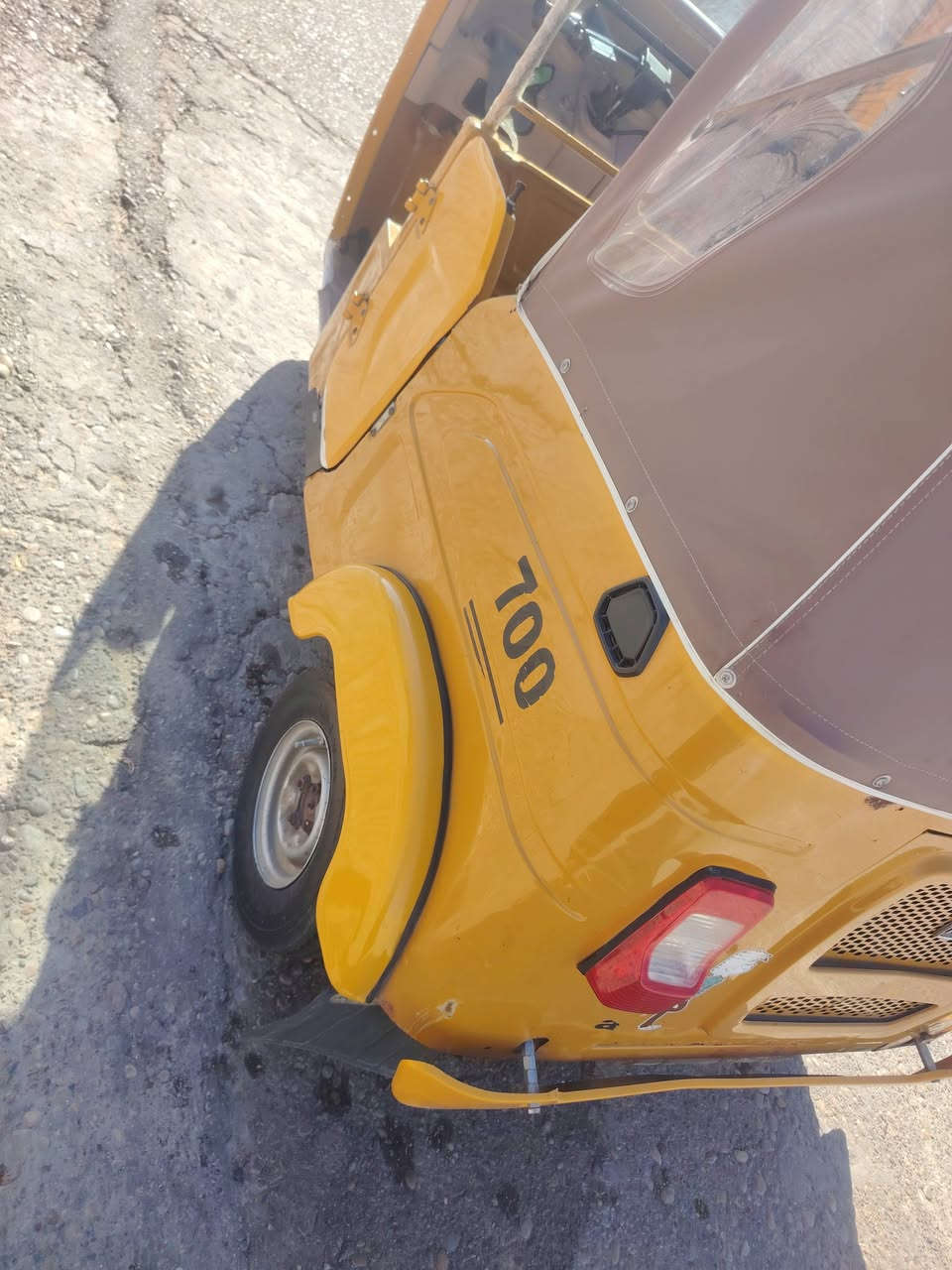 السلام عليكم تكتك للبيع موديل ٢١ أوراق ***********
