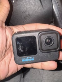 كاميرا GO PRO 12.  للبيع كاميرا جديده جديده جدا مصوره بيه فقط 4 مقاطع ...