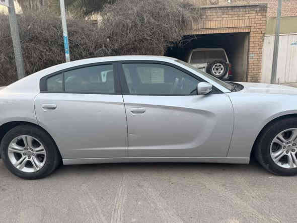 السلام عليكم جارجر للبيع مديل 21 ضربه بجم تبديل بنيد
محرك 3600

فئة sxt 

زنون عالي ناصي 

مكان بغداد شعلة 

سيارة جاهزه من كلشي

رقم ***********
