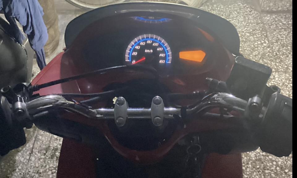 السلام عليكم دراجة بيسي اكس الجيل الاول مكينة كفالة شلعة معدل خير من الله كلشي كامل السعر 13 .*********** مكاني بغداد الشعب
