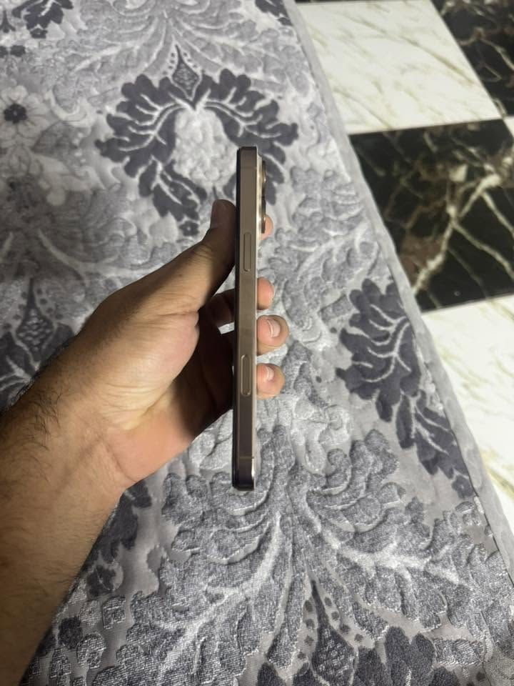 سلام عليكم ايفون 📲 16 برو ماكس ذاكره 256 بطاريه 94 مبدل شاشه اصليه وكاله سعره 500 اي خلل بل جهاز ماكو + ضهر ممتواجد على الفيس سعر 950 بي مجال  بغداد بوب شام الشعب رقم ***********
