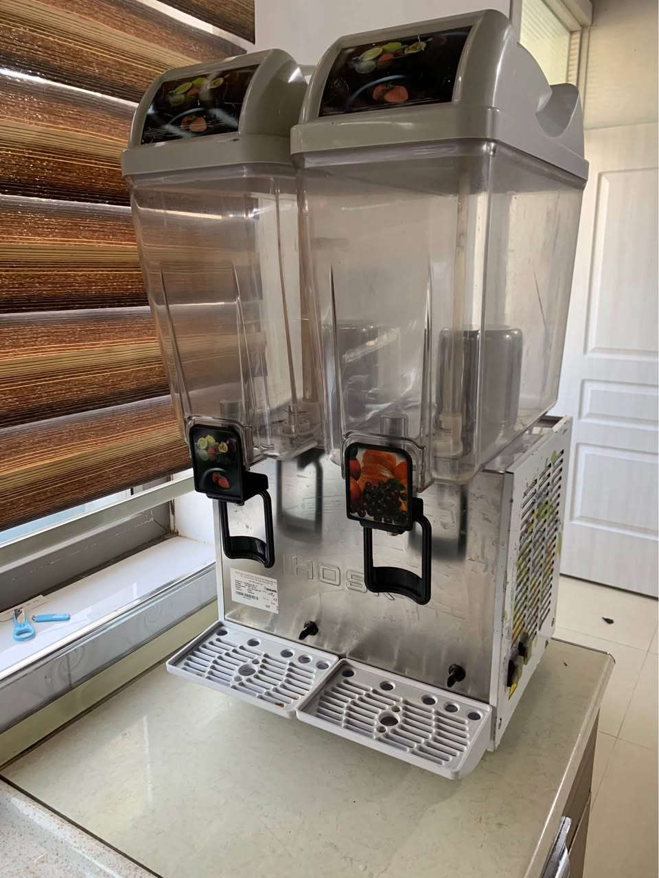 مكينه عصير تركي اصلي واحد شهر يشتغل سعر 250$
مكان كفري
*********** السليمانية, العراق
