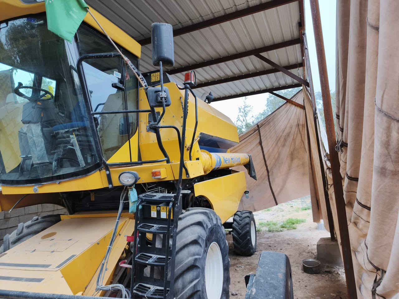 للبيع نيوهلند 4050قايش موديل 2019كفاله عامه رقم سليمانية مشتغله 2600  مكان النجف للاستفسار ***********
