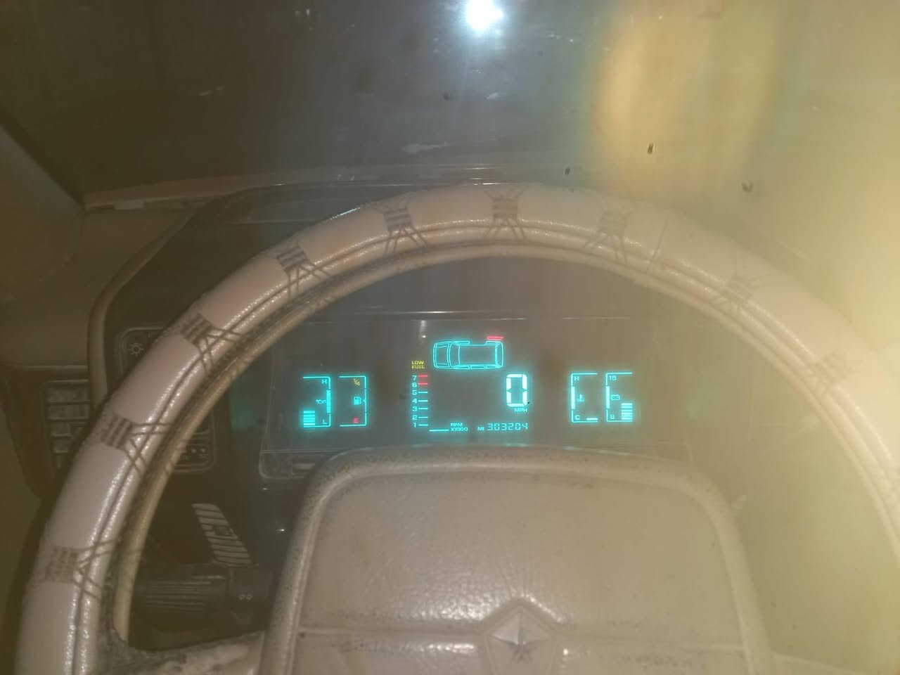 السلام عليكم للبيع او مراوس في بيك اب صيني كرايسلر موديل 93 سياره جهازه من مكينه كير كهربائيات اطارات بطاريه جديده رقم كركوك تحويل مباشر راعيها بغداد السعر 35 ورقة وبيها مجال سياره جهازه تفيد أي واحد عنده مصلحة 7 راكب سياحي العنوان بغداد صحفيين ***********
