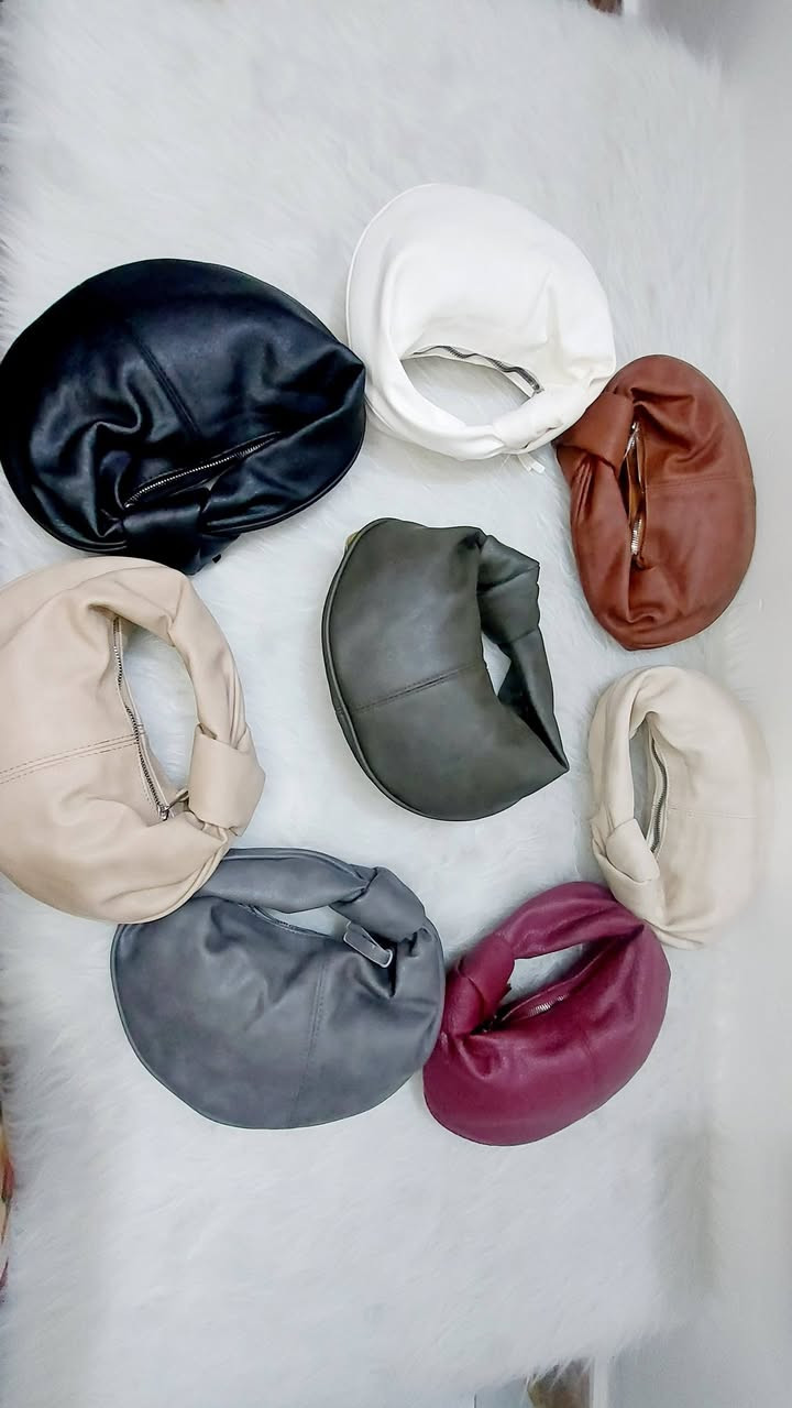 شلعه جنط بيهن فوك 30
ابيعهن شلعه كامله


**إذا كنت صاحب هذا الإعلان وتريد حذفه لأي سبب، رجاءا أرسل رسالة إلى الدعم الفني**