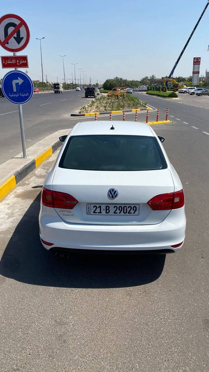 بسعر مناسب فولكس فاكن جيتا موديل 2014
خليجي ماشية 230 الف 
رقم سليمانية بأسمنة تحويل مباشر فقط
بيها 4 قطع صبغ 
 مكانها السيارة بغداد 

ال💎ــسعـر 🟥 :: رقم (1) تلـقـائـي 📮 

رقم صاحب ســـيـارة :: ***********
