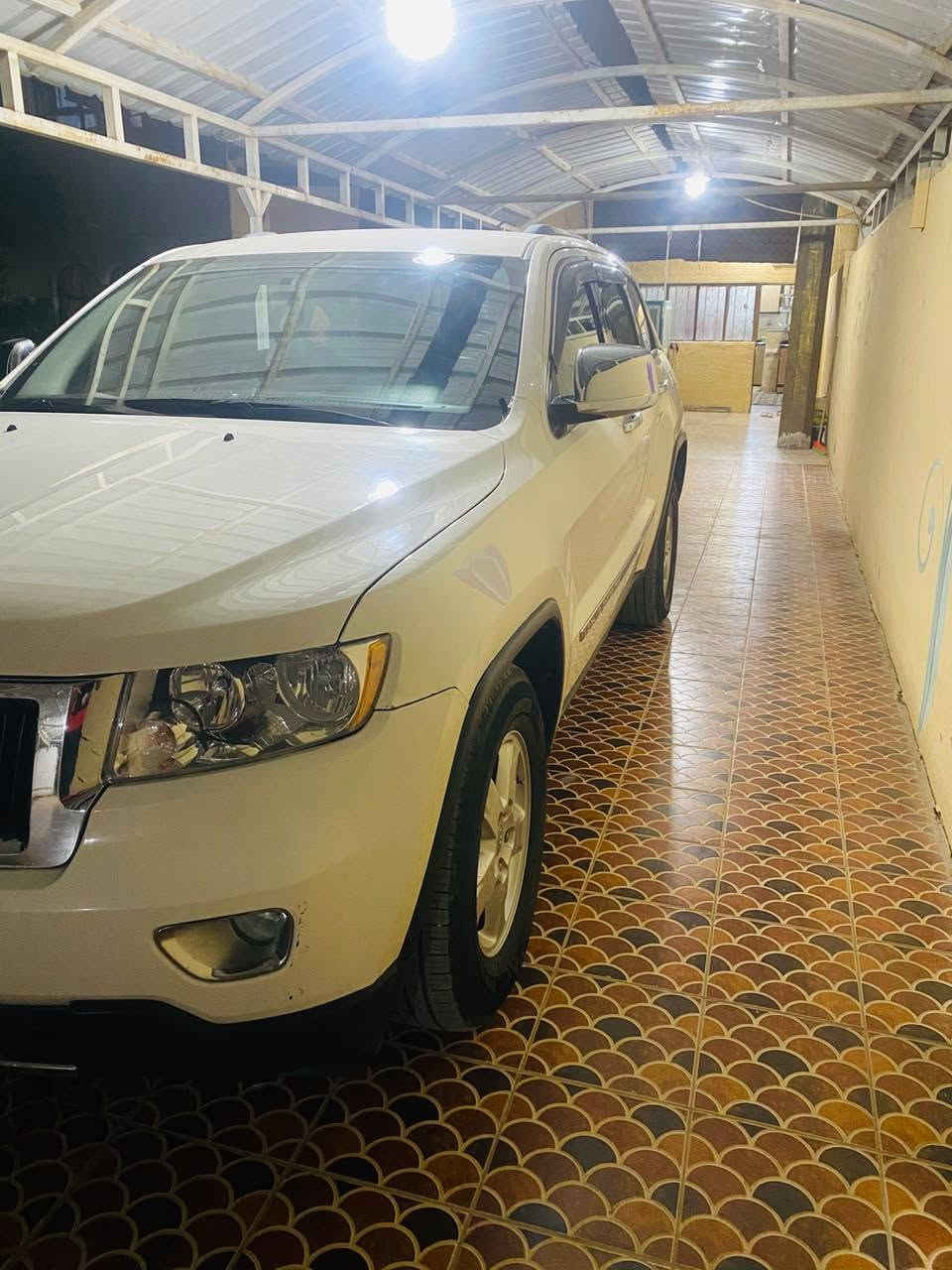 ‎🚘 للبيع |  (Jeep Grand Cherokee Laredo)
للبيع جيب  لاريدو، اللون الأبيض، السيارة نظيفة جداً واستعمال شخصي، محافظة على نظافتها وجاهزة للفحص.

المواصفات:

* 📅 الموديل: (2011)
* ⚙️ المحرك: (3.6)
* 🔄
* 🛣️ : (محرك جديد )
* 🎨 اللون: أبيض
* ❄️ تكييف ممتاز
* 🪑 داخلية نظيفة
* تشغيل بصمه
* 🚗 السيارة جاهزة للفحص وما تحتاج مصروف 
* السياره كلين ومكفوله 

💰 السعر: (160$) قابل للتفاوض بالمعقول.

📞 للاستفسار: (رقم الهاتف : ***********)
