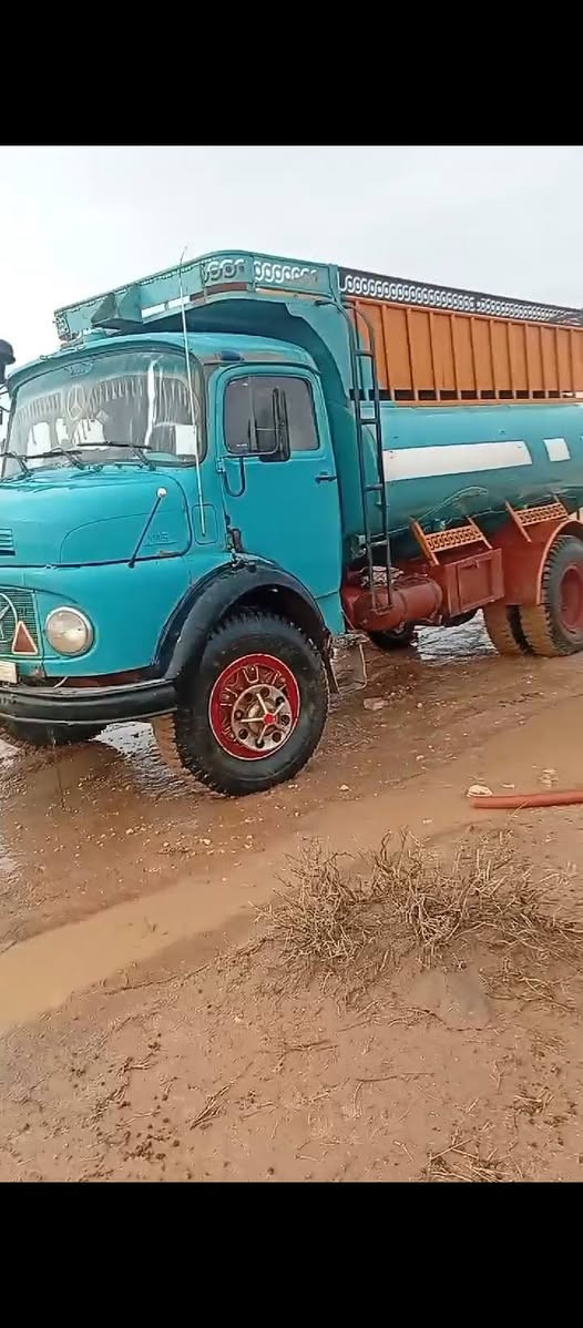 سلام عليكم سيارة اللبيع ابو ردين موديل 75كير محرك اكسن مكفولات 6طن رقم نجف نكليزي بل سنويه تانكي.تخم.تاير مكان دوانيه السعر 20مليون وبيه مجال ***********/***********
