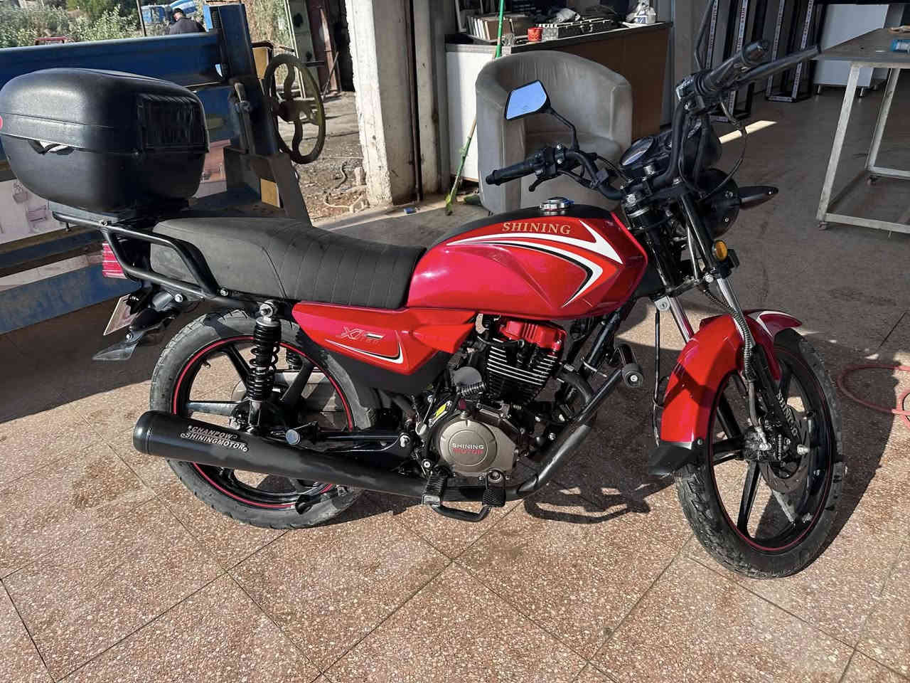 السلام عليكم 
 ((مكلفففففف بالنشرر ))

دايون شايننگ موديل 25 صارلها شهر عدل من طالعة من الوكيل شخطط ممشخوطة اوراق سكنر السعر 950 وبيها مجال  هذا رقم صاحبها *********** 

وهذا حسابة https://www.facebook.com/share/1Am9yDtwgw/?mibextid=wwXIfr
