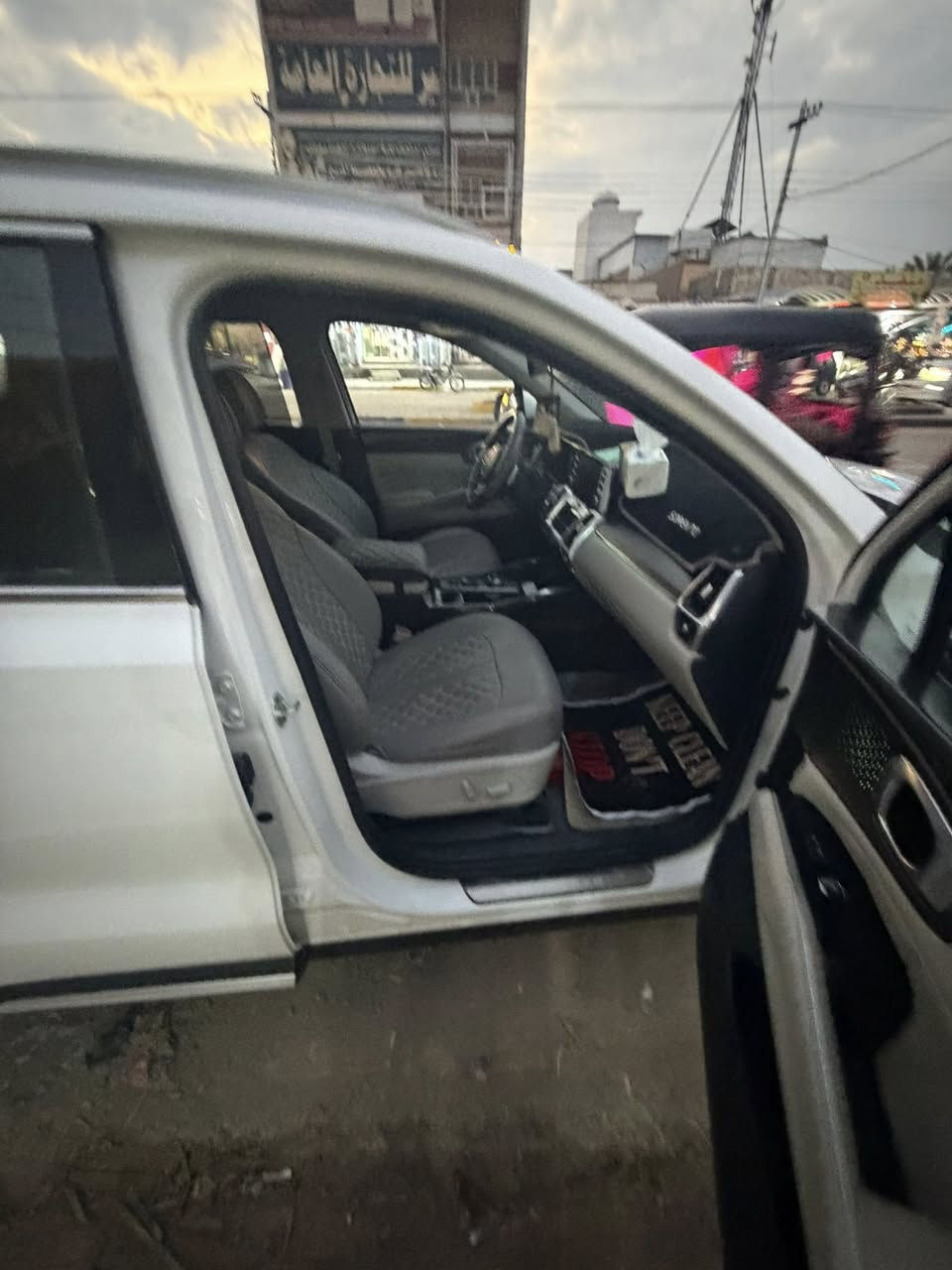 سورنتو 23 
رقم بغداد
تحكم ستيرن 
شحن وايرليس 
6 سلندر
7 راكب 
هندبريك بصمة
مري شفط
صندوق كهرباء 
ماشية 35 الف حقيقي 
بيهة بارد موضح بل سونار 
بصمة
بصمة ابواب 
سيارة جديدة الكتلوكات مالتهة موجودة
السعر 292 وبيهة مجال
مكان ديالى بعقوبة التحرير
***********
