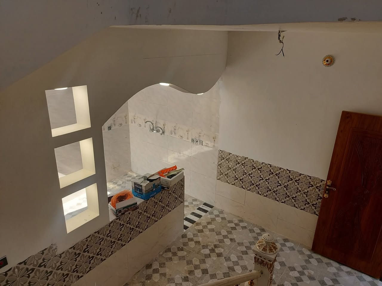 بيت 🏠 للبيع مساحه 50متر طابق ونص مجمع ذالفقار سكني قرب سيد اسماعيل سند 25قرار محكمه السعر 53مليون 
اتصل ***********
