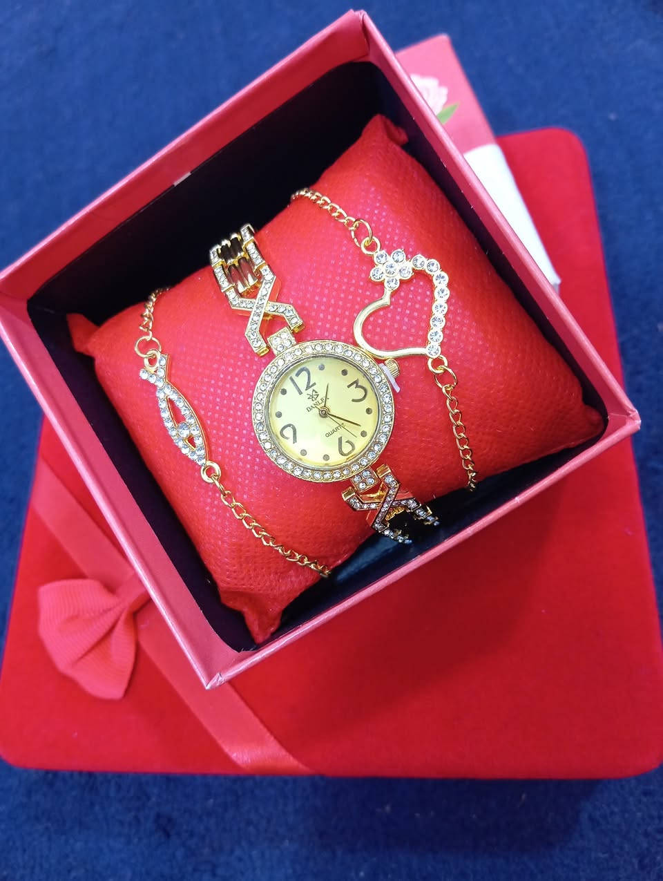 ✨ وصلتنا تشكيلات جديدة ✨
من الإكسسوارات والساعات النسائية الأنيقة 💎⌚

موديلات راقية تناسب:
💃 المناسبات
🎁 الهدايا
👑 الإطلالات اليومية

✔️ توصيل لجميع المحافظات 🚚
✔️ الدفع عند الاستلام 💰
✔️ أسعار مناسبة وجودة ممتازة

للحجز والاستفسار 📩
راسلونا على الصفحة أو واتساب: ***********
‏‪
