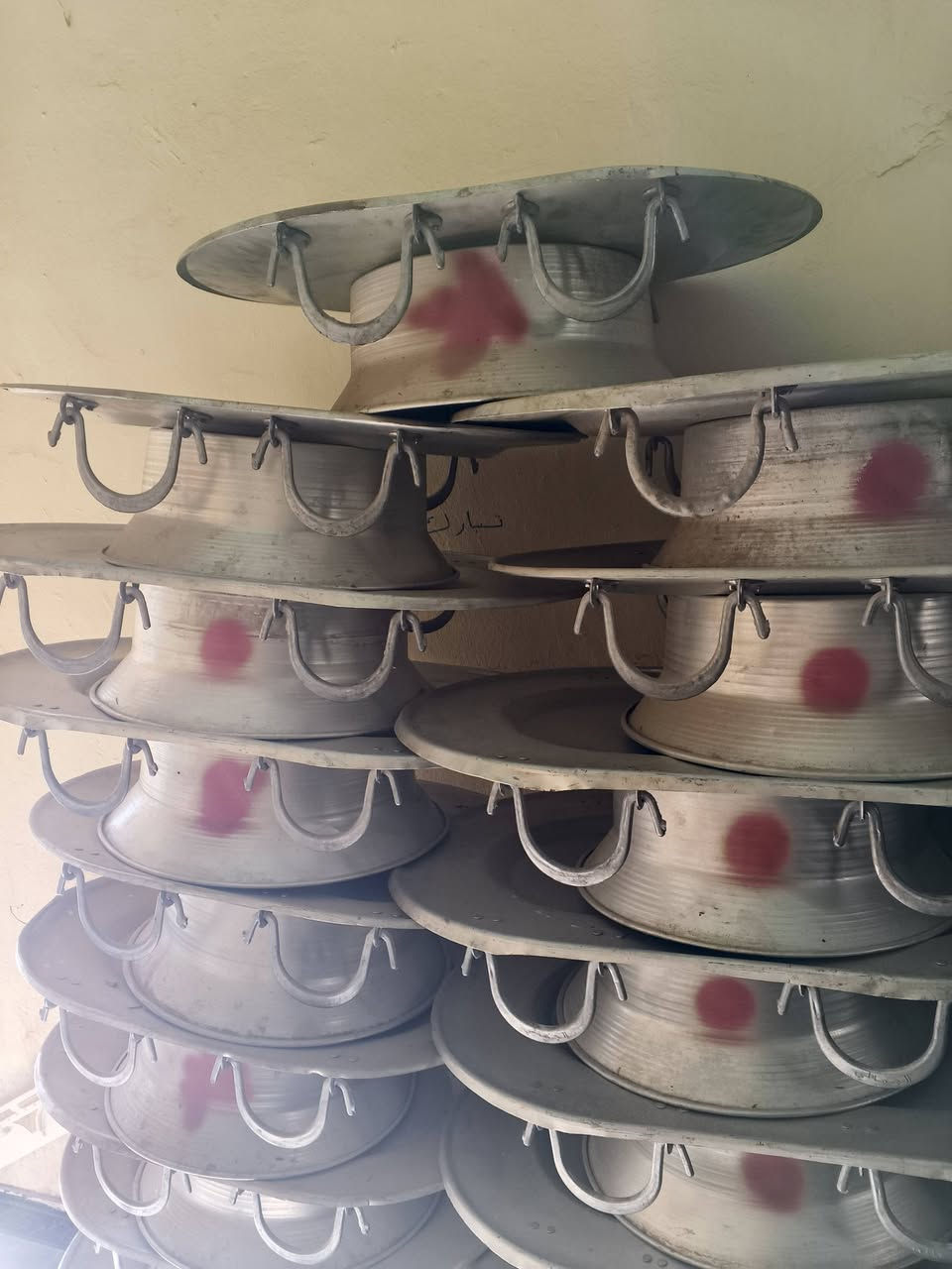 صواني للبيع مستطيل ام العراوي حجم 80 و90 الوزن الثقيل بابل الجبله للاستفسار *********** العدد 20 غير مستخدمات
