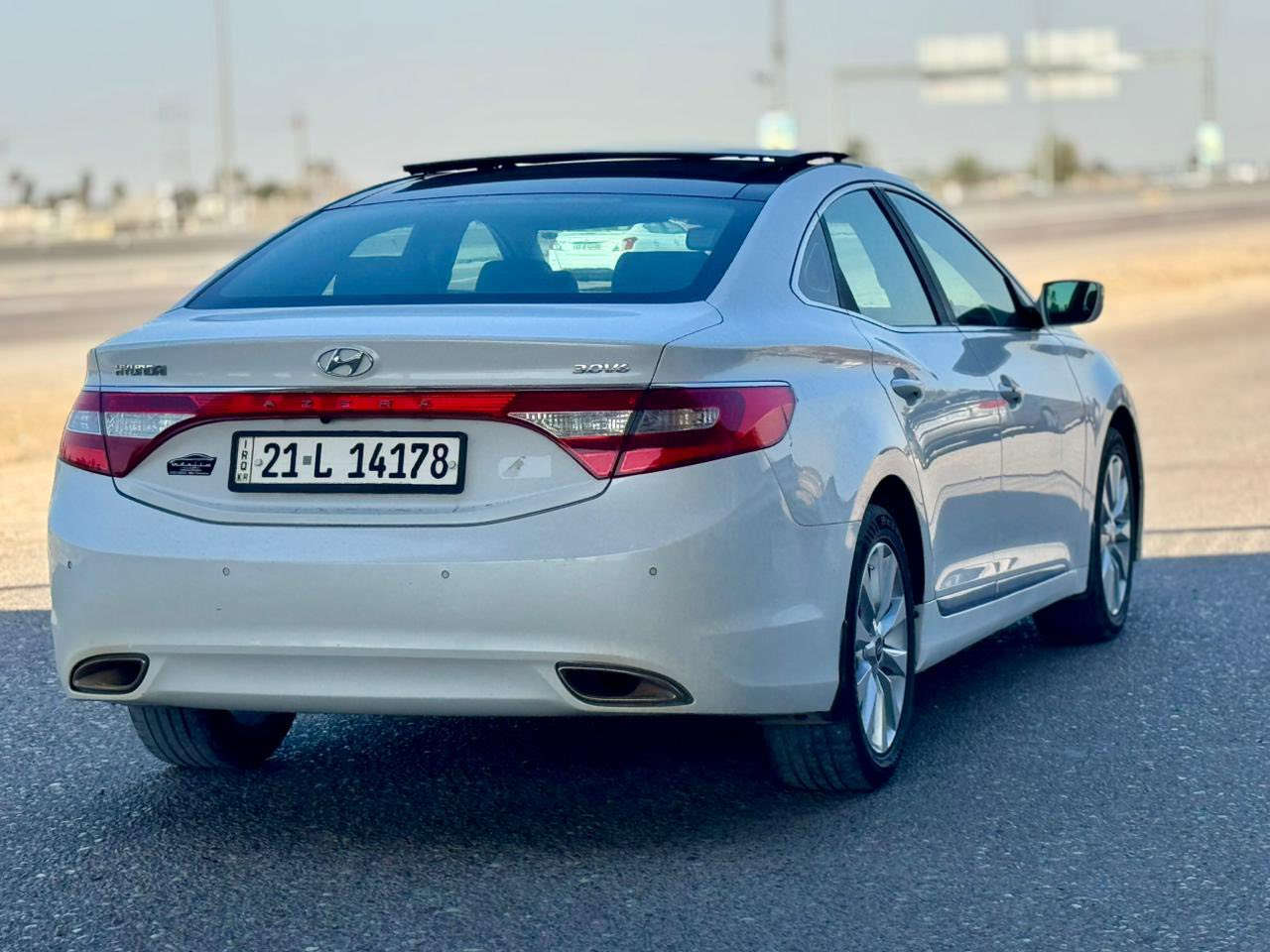 السلام عليكم
ازيرا 2014 خليجي كفاله عامه فول مواصفات 
محرك 6 سلندر ماشيه 133 كم حقيقي
سياره جاهزه ونظيفه ومال جناي 
العنوان بغداد السيديه
السعر 133$
للاستفسار ***********
