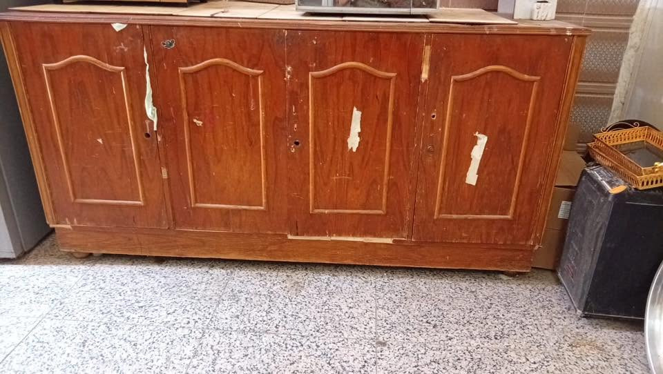 كنتور ٦ أبواب ١٢٥ قفل والبوفيه ب٥٠  صاج ميز بلازمه ب١٥ عفيه لحد يداهر عنوان حي لاصدقاء ***********
