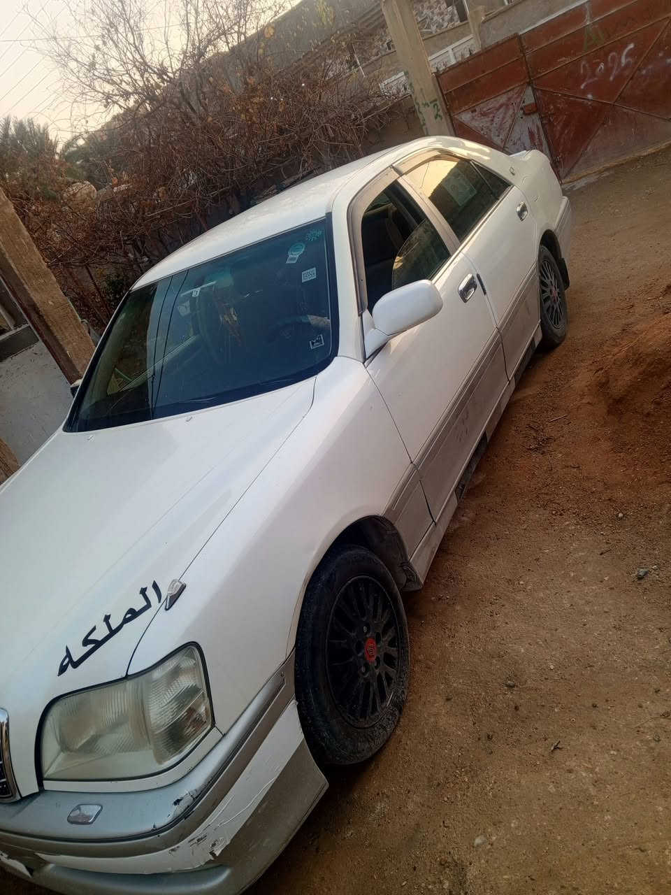 ملكه. كاعده ونصبتها تخبل
مكان حديثه
سعر 45وبيها مجال 
استفسار ***********
