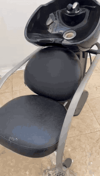 السلام عليكم 
كرسي شاور للبيع 
المكان بابل 
السعر  200 الف وبي مجال 
للاستفسار الاتصال على الرقم التالي 
***********
