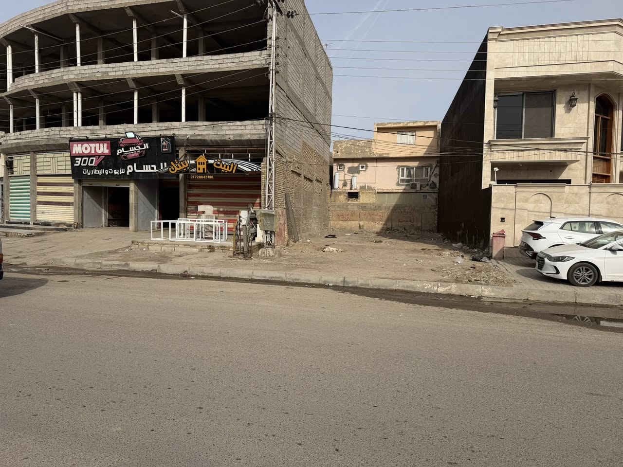 قطعة ارض تجارية للبيع
الموقع التحرير الشارع العام مجاور مطعم بيتزاهات بصف عمارة عبد تايه 
المساحة ١٨٠ متر
الوجه ٩ متر النزال ٢٠ متر 
***********
