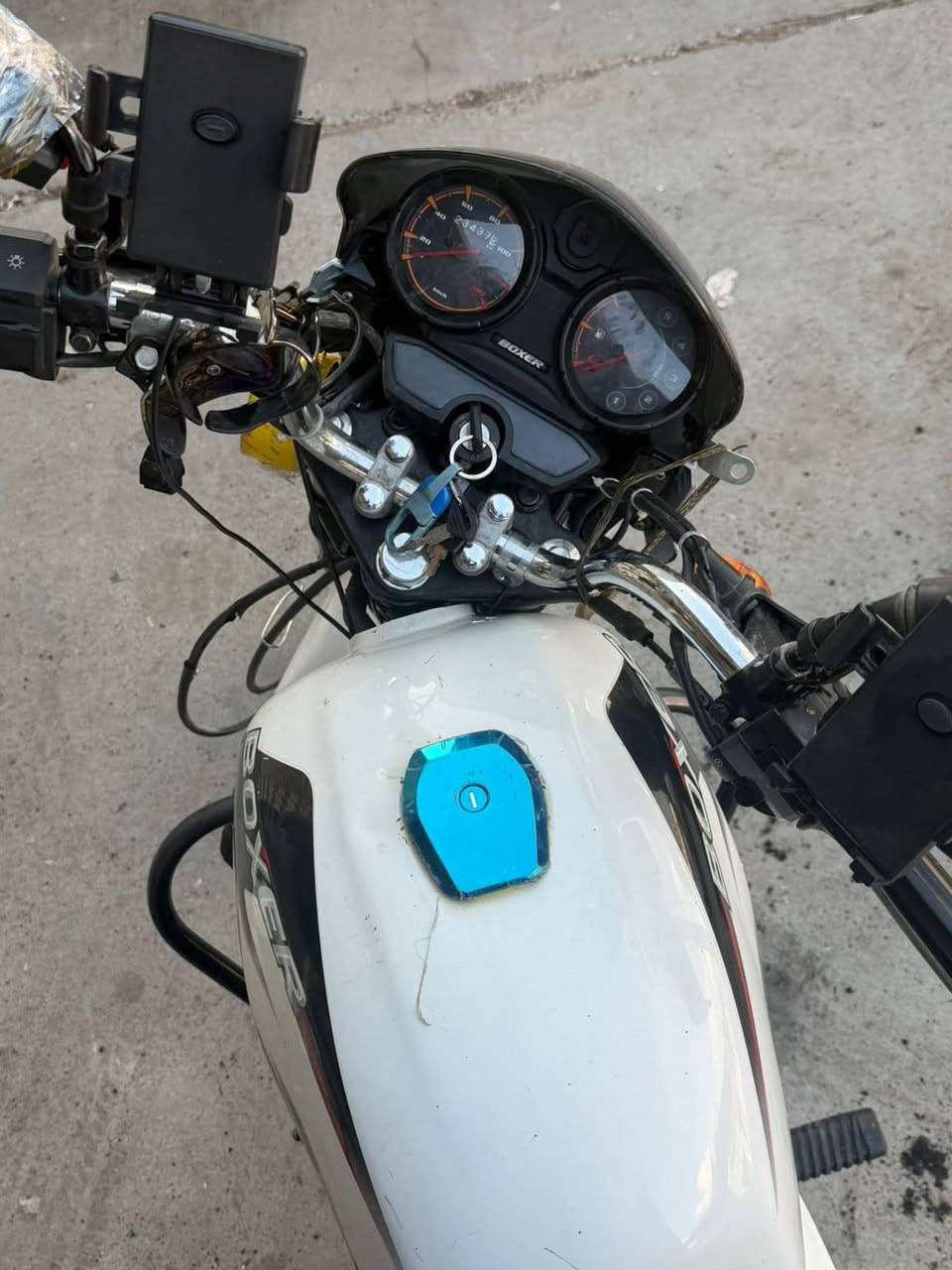 السلام عليكم اخوتي
بوكسر 
2023 نازله 2025 شهر الرابع 
رقم ديالى انكيلزي تحويل ثاني يوم 
دراجه نضيفه وحلوه مكينه خير من الله 
دهن كل 10ايام 
ما مبدل بيها برغي كلها ع وضع الشركه 
ماشيها 25 
الصندوك كيفك تريد تاخذه تريد لا كيفك
مكان الدراجه بغداد الاعضميه شارع سهام
السعر 2600 وبيها مجال للطيبين والشراي وع راسي  أترجاك لا تكسر بحلال العالم 
***********
