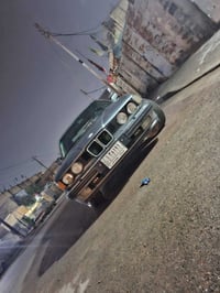 بي ام دبليو 730 • رقم كربلاء • ترتيبات بسيطة