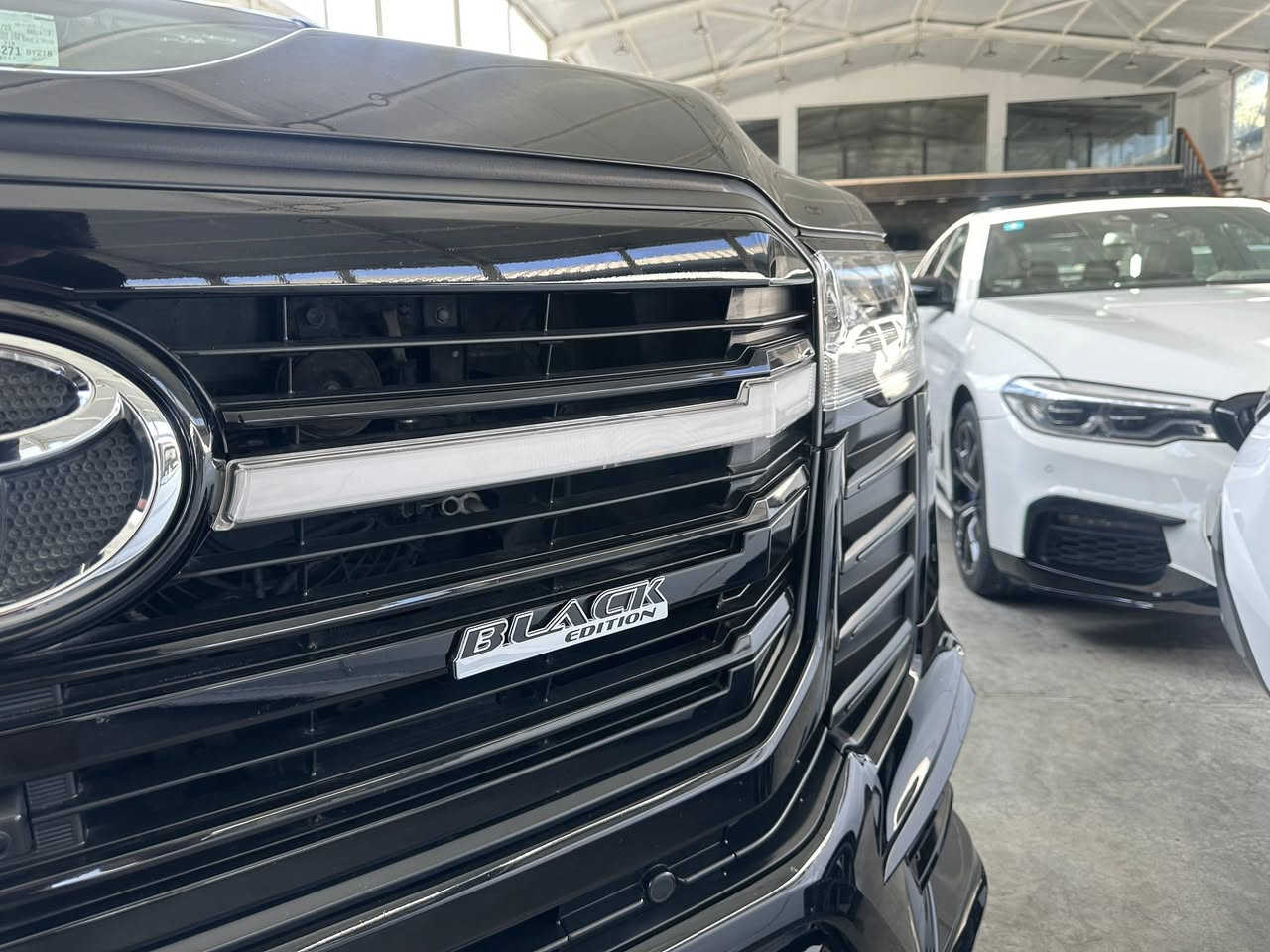 Land cruiser 2024 🎌gxr limited 
لاندكروز 2024 🎌 GXR لمتد بلاك ادشن 
ضمان وكالة ساس 
كامرات محيطية 
تبريد مقاعد امامية 
ثلاجة 
شاحن واير لس 
اناره محيطية 
كفالة عامة ✅
عداد المسافة المقطوعة 24000 k/m 

📍بغداد شركة ابو ظبي چكوك قرب بوابة الكاظمية 

0771 811 1145

0781 844 4044 📞
